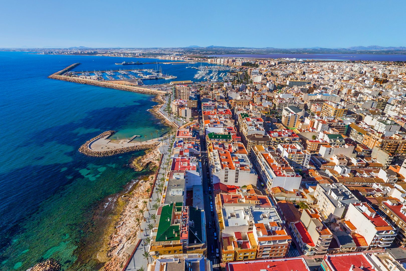Paseo Maritimo promenade Marina Salinas Torrevieja
